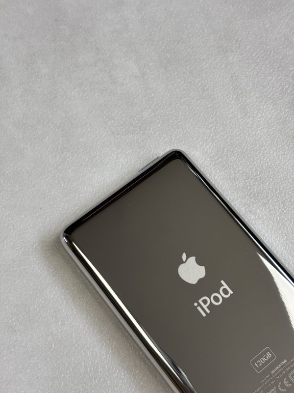 iPod Video 5th Gen White - 120 GB